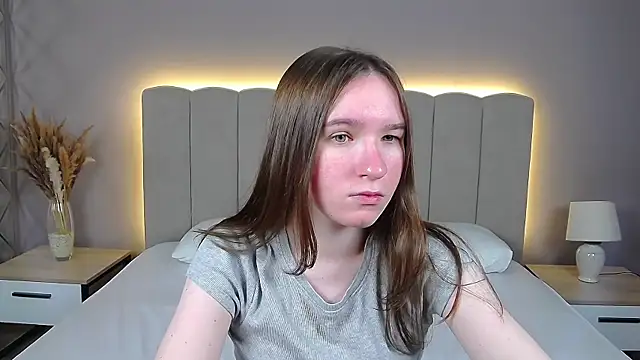 Snapshot of MarliinNova chatting on 07-19-26, 04:05 MarliinNova online show from 07-19-26, 04:05
