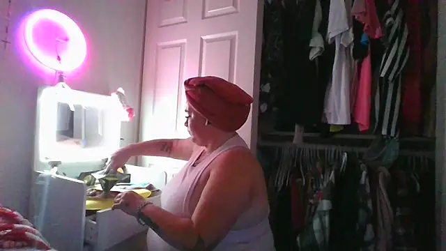 ajsin7 online show from 04-22-26, 07:33