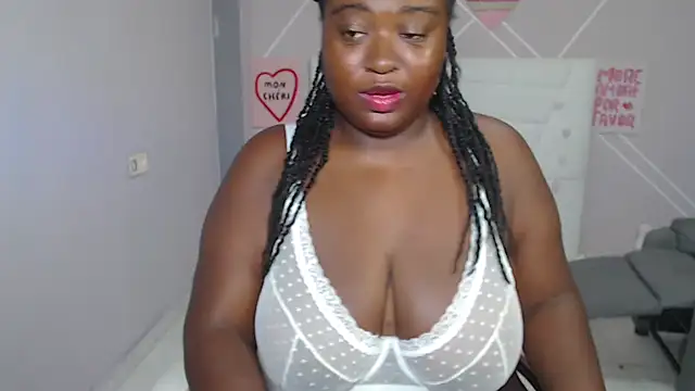 Snapshot of curvyblackwoman chatting on 07-21-26, 07:00 curvyblackwoman online show from 07-21-26, 07:00