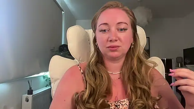 arielsweetieee online show from 05-26-26, 07:59