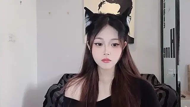 Snapshot of KiKi-011 chatting on 06-19-26, 05:01 KiKi-011 online show from 06-19-26, 05:01