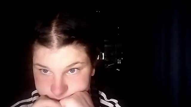 Snapshot of BeatriceMolands chatting on 05-26-26, 06:59 BeatriceMolands online show from 05-26-26, 06:59