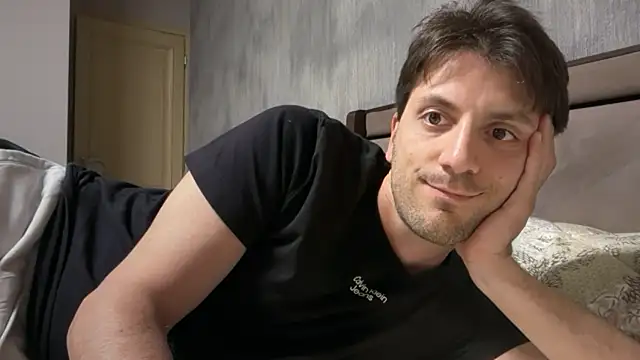 italianass94 online show from 05-12-26, 07:33