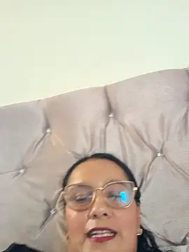 Snapshot of Samanta-42 chatting on 04-21-26, 06:44 Samanta-42 online show from 04-21-26, 06:44