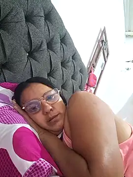 Snapshot of Samanta-42 chatting on 05-15-26, 02:18 Samanta-42 online show from 05-15-26, 02:18