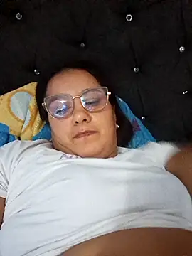 Snapshot of Samanta-42 chatting on 06-18-26, 02:54 Samanta-42 online show from 06-18-26, 02:54