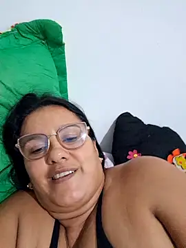 Snapshot of Samanta-42 chatting on 06-22-26, 02:35 Samanta-42 online show from 06-22-26, 02:35