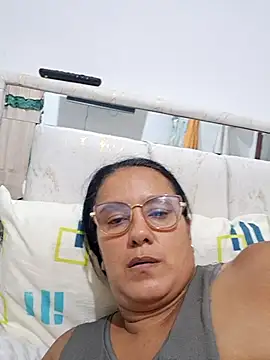 Snapshot of Samanta-42 chatting on 07-19-26, 09:24 Samanta-42 online show from 07-19-26, 09:24