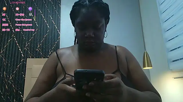 Snapshot of Canela__hot chatting on 05-30-26, 11:18 Canela hot online show from 05-30-26, 11:18