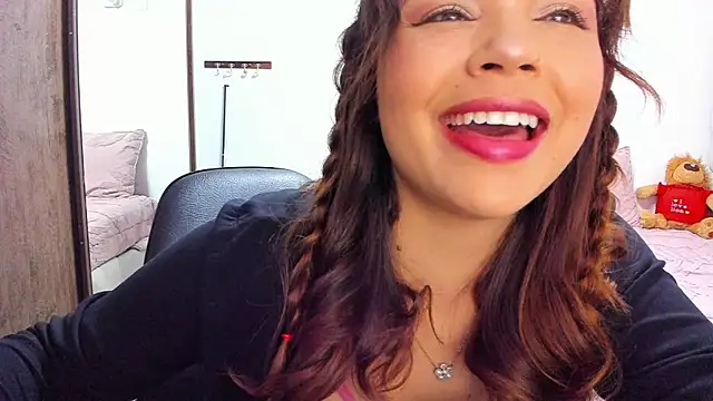 megan poe  online show from 07-22-26, 05:05