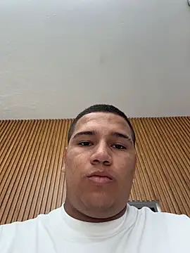 Snapshot of Patricio_02 chatting on 05-23-26, 04:11 Patricio 02 online show from 05-23-26, 04:11