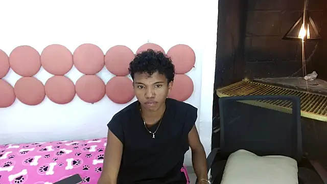 Chris Hott online show from 04-21-26, 02:15