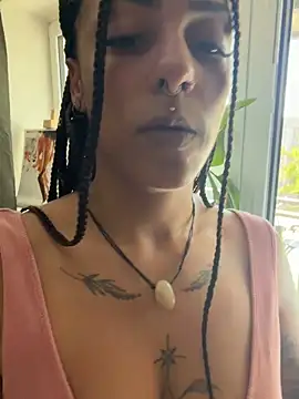 Snapshot of SweetPetiteNoir chatting on 06-18-26, 02:10 SweetPetiteNoir online show from 06-18-26, 02:10