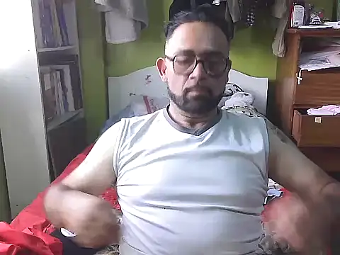 CarlossexVen online show from 05-09-26, 06:46