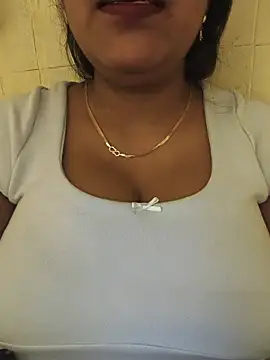 Snapshot of Newragini chatting on 05-18-26, 07:25 Newragini online show from 05-18-26, 07:25