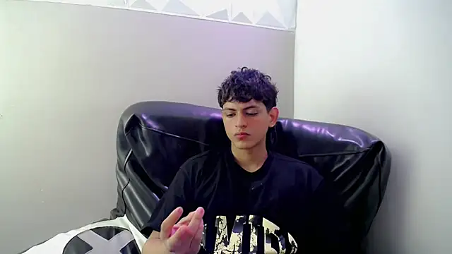 Snapshot of Yosepp_cum chatting on 04-21-26, 03:13 Yosepp cum online show from 04-21-26, 03:13