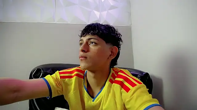 Snapshot of Yosepp_cum chatting on 04-23-26, 03:41 Yosepp cum online show from 04-23-26, 03:41