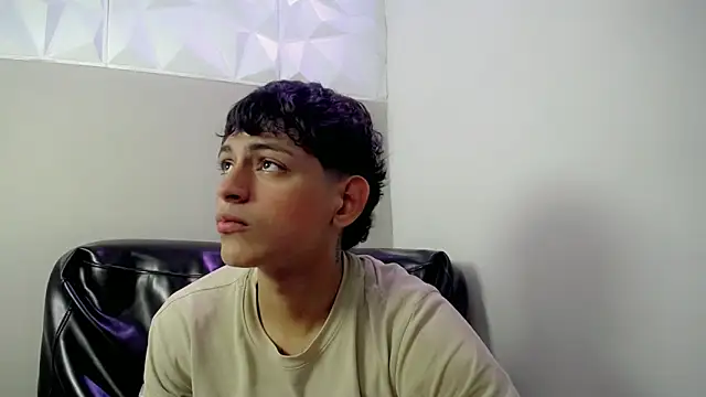 Snapshot of Yosepp_cum chatting on 04-29-26, 03:43 Yosepp cum online show from 04-29-26, 03:43