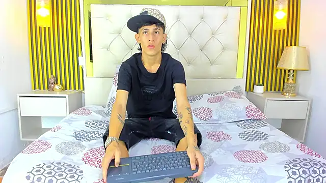 Snapshot of Just18Jake_ chatting on 05-05-26, 12:07 Just18Jake online show from 05-05-26, 12:07