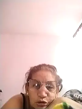 Snapshot of luzydany chatting on 04-26-26, 04:15 luzydany online show from 04-26-26, 04:15