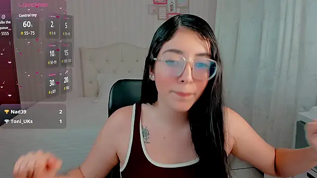 hottie emma james online show from 04-21-26, 02:51