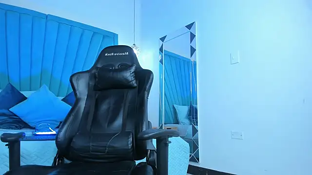 OliverThompsonJS online show from 04-29-26, 04:16