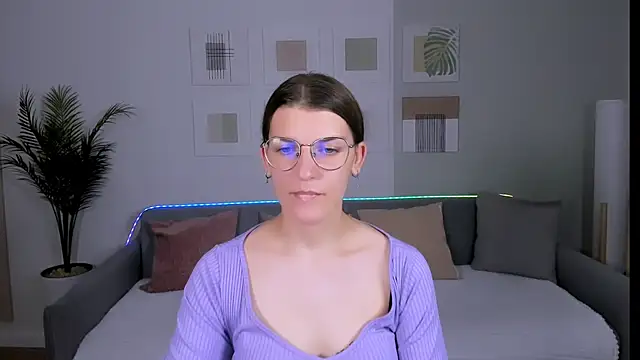 Snapshot of AnnaThorne chatting on 05-15-26, 10:44 AnnaThorne online show from 05-15-26, 10:44
