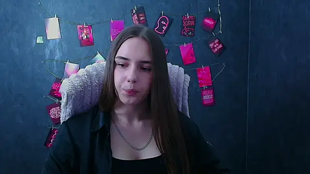 Snapshot of Kyara_ra chatting on 05-21-26, 05:36 Kyara ra online show from 05-21-26, 05:36