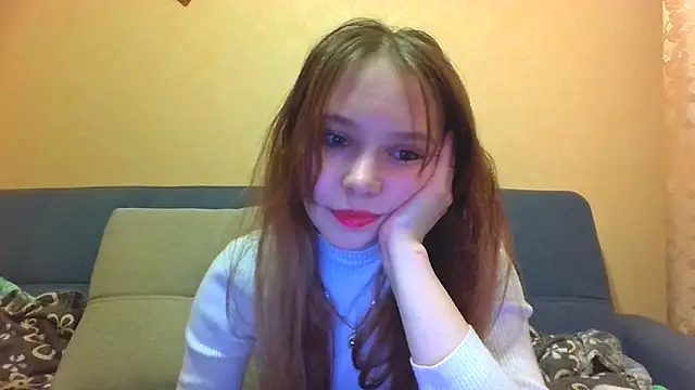 Snapshot of Princess_Mira chatting on 05-05-26, 04:59 Princess Mira online show from 05-05-26, 04:59