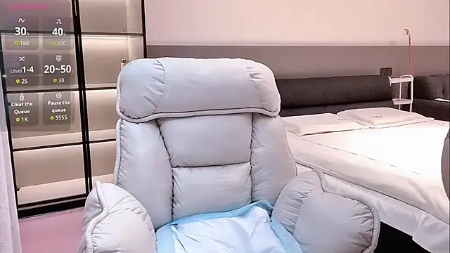 Snapshot of wenwen-mm chatting on 07-04-26, 02:45 wenwen-mm online show from 07-04-26, 02:45