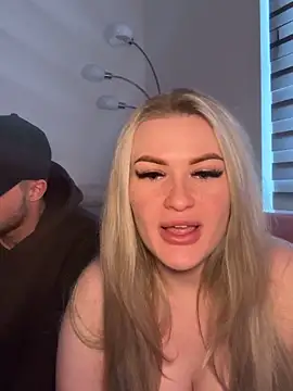 SexyCouple1910 online show from 04-18-26, 05:11