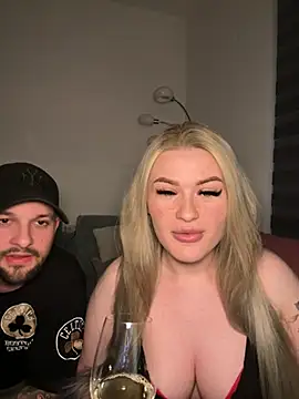 SexyCouple1910 online show from 04-20-26, 06:20