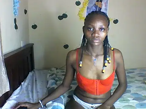 Snapshot of LunaNior chatting on 07-15-26, 11:43 LunaNior online show from 07-15-26, 11:43