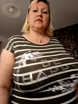 I amVeronicle online show from 04-25-26, 12:30