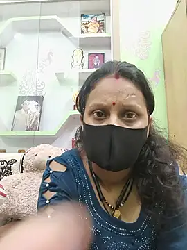 Snapshot of Beborani chatting on 05-20-26, 05:35 Beborani online show from 05-20-26, 05:35