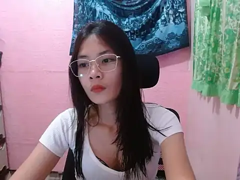 Sweetsexylady19 online show from 05-06-26, 12:21