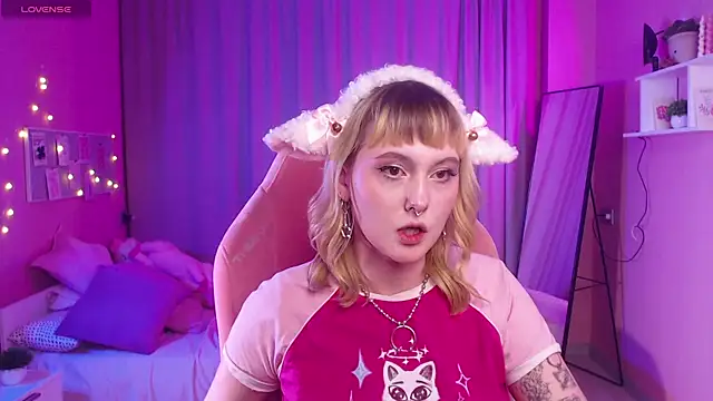 Emma Thomps online show from 04-27-26, 03:10