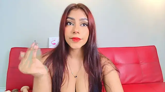 SiennaMoore online show from 05-11-26, 07:44