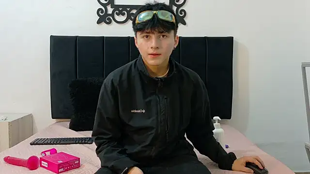 Snapshot of LunayDream chatting on 06-06-26, 11:59 LunayDream online show from 06-06-26, 11:59
