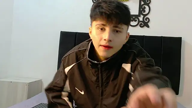 Snapshot of LunayDream chatting on 07-08-26, 11:37 LunayDream online show from 07-08-26, 11:37