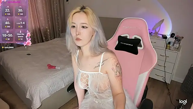 kitsuneari online show from 04-20-26, 01:36