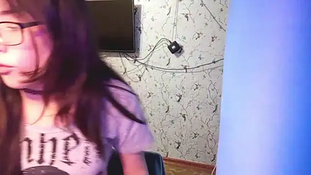 Snapshot of DelicaBrome chatting on 06-14-26, 01:57 DelicaBrome online show from 06-14-26, 01:57