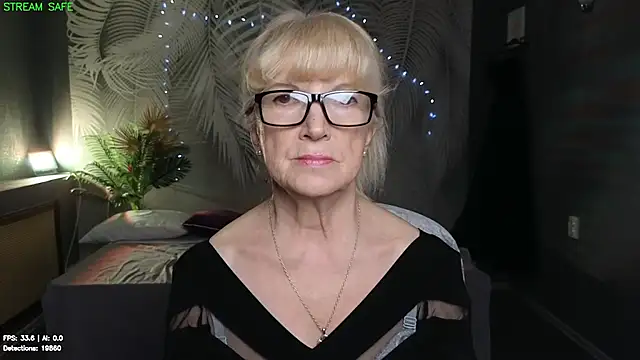 Snapshot of Dr_Mireille chatting on 06-18-26, 12:09 Dr Mireille online show from 06-18-26, 12:09
