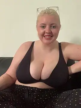 Snapshot of Princessnorth_ chatting on 04-22-26, 04:08 Princessnorth online show from 04-22-26, 04:08