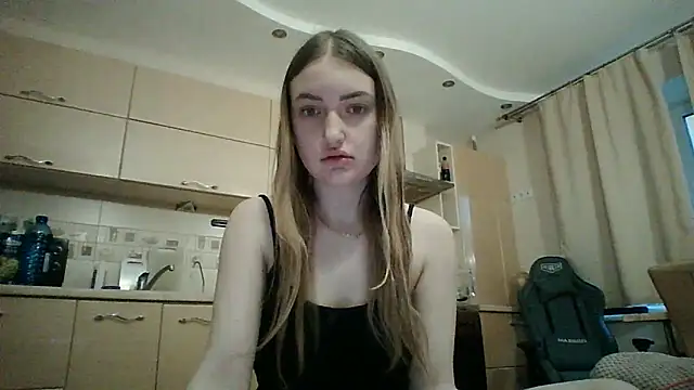 Snapshot of Lisanta chatting on 05-05-26, 05:10 Lisanta online show from 05-05-26, 05:10