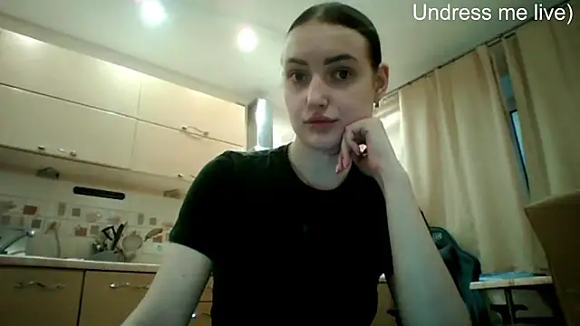 Snapshot of Lisanta chatting on 05-20-26, 04:13 Lisanta online show from 05-20-26, 04:13