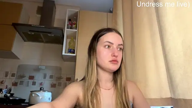Snapshot of Lisanta chatting on 05-26-26, 03:52 Lisanta online show from 05-26-26, 03:52