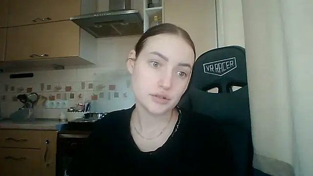 Snapshot of Lisanta chatting on 06-09-26, 02:17 Lisanta online show from 06-09-26, 02:17
