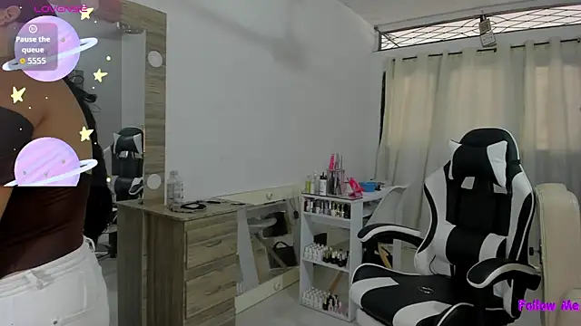 sofilaraa online show from 04-21-26, 01:28