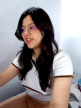 Snapshot of _Juno chatting on 04-27-26, 01:20 Juno online show from 04-27-26, 01:20